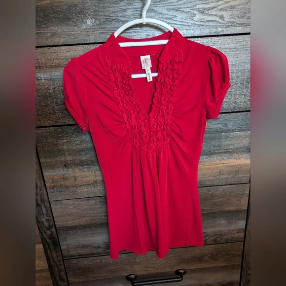 Red Shirt Size Medium - Picture 1 of 4